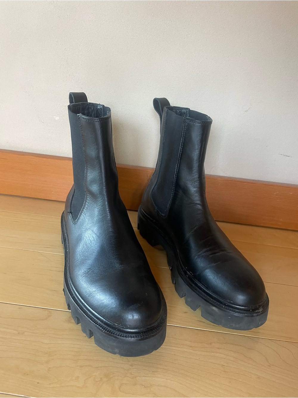 KOIO Women's Chelsea Boot Black/Nero Size 39